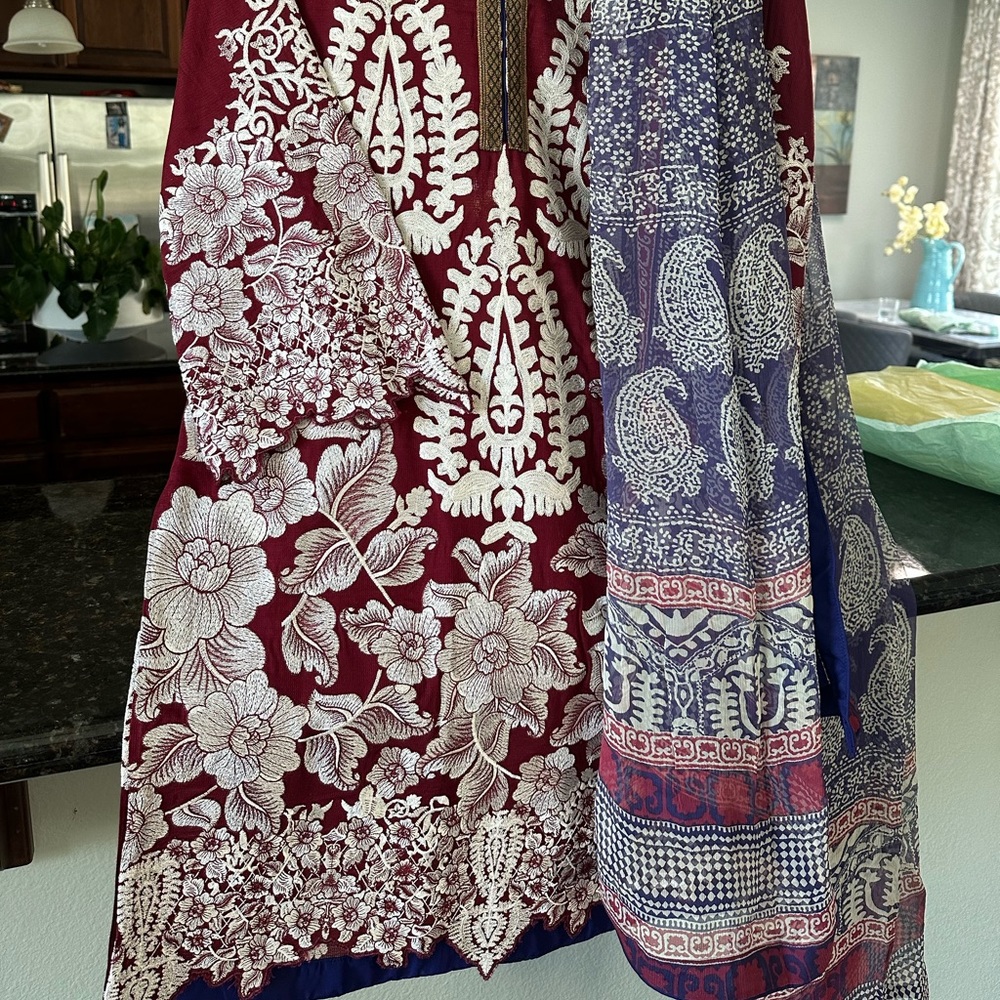 Sana Safinas Pakistani kurta kameez fully embroidered